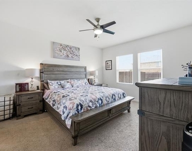 405 Willow Creek Drive - Photo Thumbnail 21