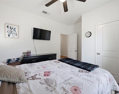 405 Willow Creek Drive - Photo Thumbnail 16