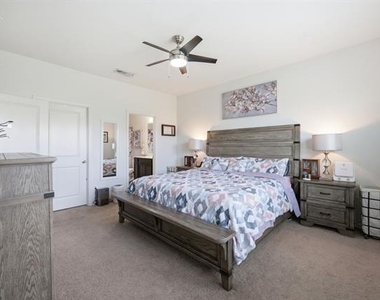 405 Willow Creek Drive - Photo Thumbnail 20