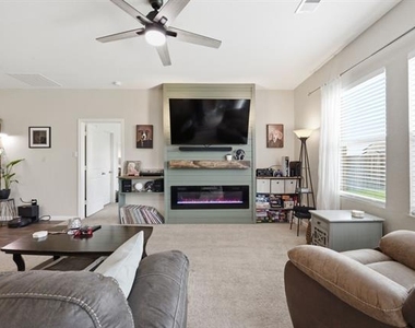 405 Willow Creek Drive - Photo Thumbnail 22