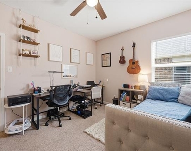 405 Willow Creek Drive - Photo Thumbnail 13