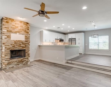 3824 Brown Street - Photo Thumbnail 2