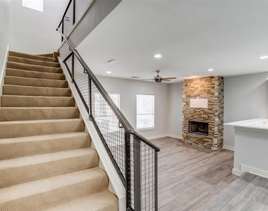 3824 Brown Street - Photo Thumbnail 8