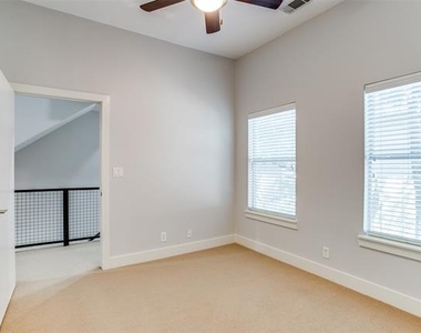 3824 Brown Street - Photo Thumbnail 12