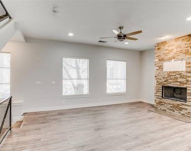 3824 Brown Street - Photo Thumbnail 1
