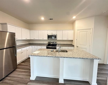 1855 Lockhart Drive - Photo Thumbnail 3