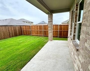 1855 Lockhart Drive - Photo Thumbnail 13