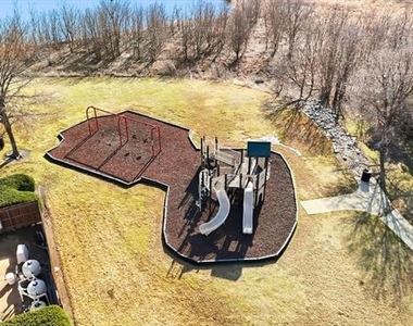 9121 Liberty Crossing Drive - Photo Thumbnail 23
