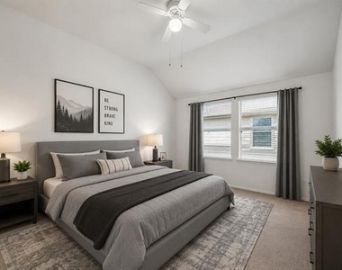 9121 Liberty Crossing Drive - Photo Thumbnail 14