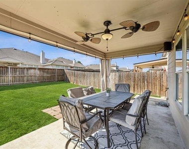 9121 Liberty Crossing Drive - Photo Thumbnail 18