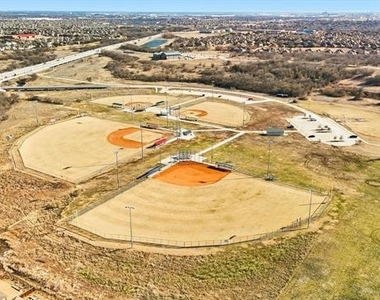 9121 Liberty Crossing Drive - Photo Thumbnail 24