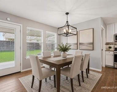 9121 Liberty Crossing Drive - Photo Thumbnail 7