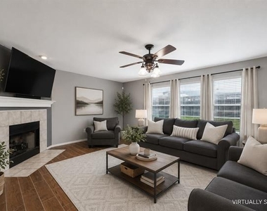 9121 Liberty Crossing Drive - Photo Thumbnail 8