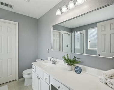 9121 Liberty Crossing Drive - Photo Thumbnail 9