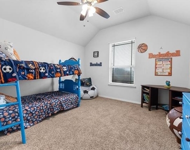 2760 Richard Street - Photo Thumbnail 24