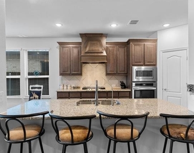 2760 Richard Street - Photo Thumbnail 7