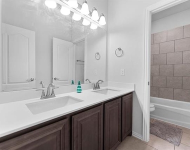 2760 Richard Street - Photo Thumbnail 26