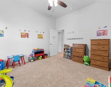 2760 Richard Street - Photo Thumbnail 28