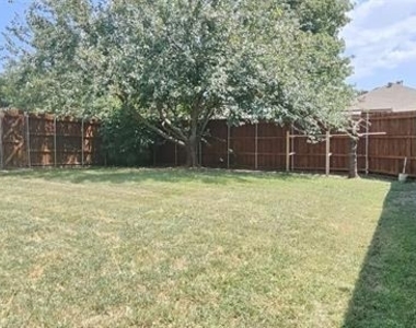 1412 Brenda Lane - Photo Thumbnail 39