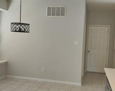 1412 Brenda Lane - Photo Thumbnail 19
