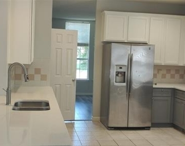 1412 Brenda Lane - Photo Thumbnail 11
