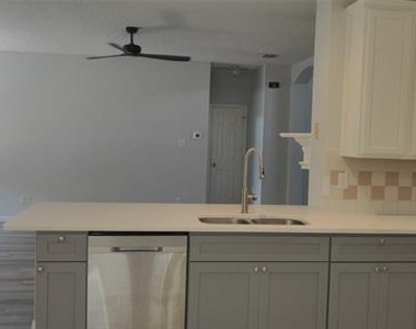 1412 Brenda Lane - Photo Thumbnail 18