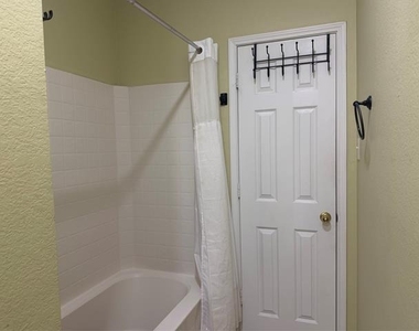 4214 Carrington Drive - Photo Thumbnail 20