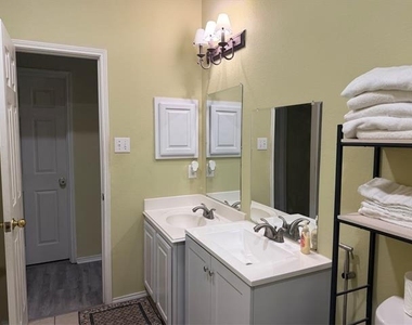 4214 Carrington Drive - Photo Thumbnail 23