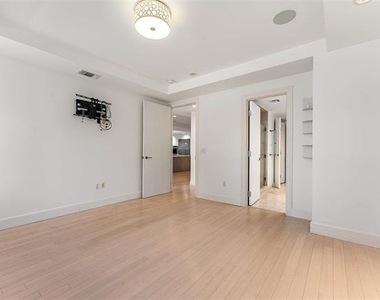1505 Elm Street - Photo Thumbnail 18