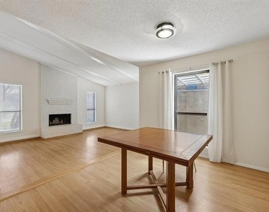 2604 Winding Creek Drive - Photo Thumbnail 6