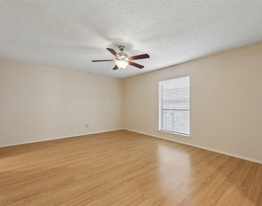 2604 Winding Creek Drive - Photo Thumbnail 12