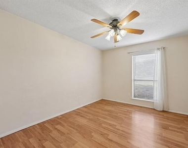 2604 Winding Creek Drive - Photo Thumbnail 10