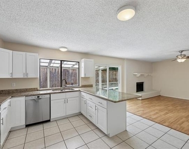 2604 Winding Creek Drive - Photo Thumbnail 15