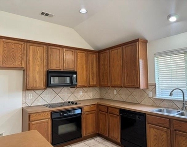11342 Mansfield Drive - Photo Thumbnail 5
