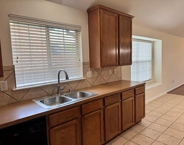 11342 Mansfield Drive - Photo Thumbnail 7