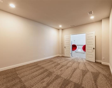 7757 Cooke Drive - Photo Thumbnail 30