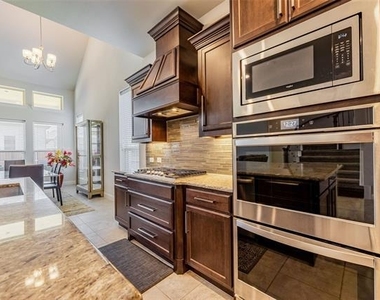 7757 Cooke Drive - Photo Thumbnail 12