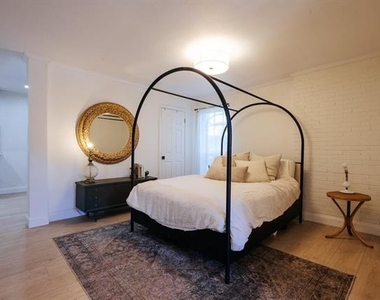 5916 Birchbrook Drive - Photo Thumbnail 9