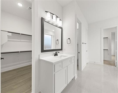 1320 Villanova Lane - Photo Thumbnail 17