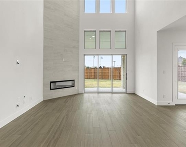 1320 Villanova Lane - Photo Thumbnail 12