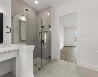 1320 Villanova Lane - Photo Thumbnail 19