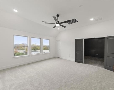 1320 Villanova Lane - Photo Thumbnail 21
