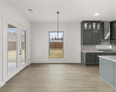 1320 Villanova Lane - Photo Thumbnail 11