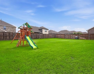 1728 Pegasus Drive - Photo Thumbnail 23