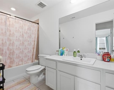 1728 Pegasus Drive - Photo Thumbnail 17