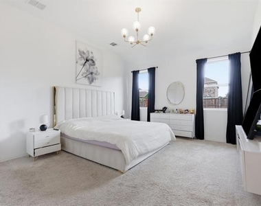1728 Pegasus Drive - Photo Thumbnail 13