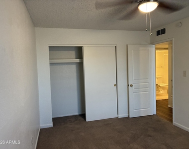 602 W Wickieup Lane - Photo Thumbnail 24