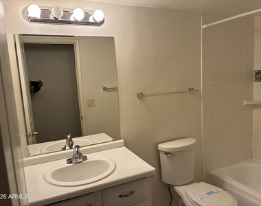 602 W Wickieup Lane - Photo Thumbnail 28