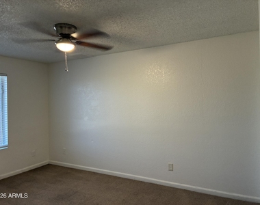602 W Wickieup Lane - Photo Thumbnail 22
