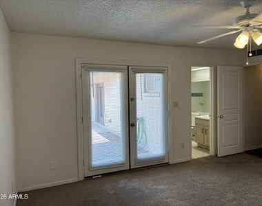 602 W Wickieup Lane - Photo Thumbnail 15